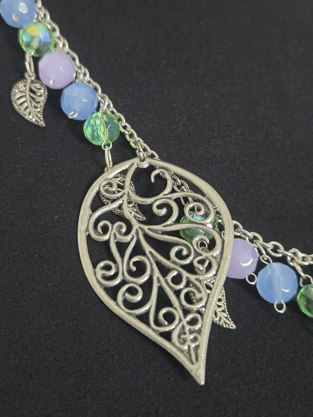 Y2K/2010s Filigree Scrollwork Leaf Pastel Crystal Statement Necklace Fairycore - Picture 2 of 5